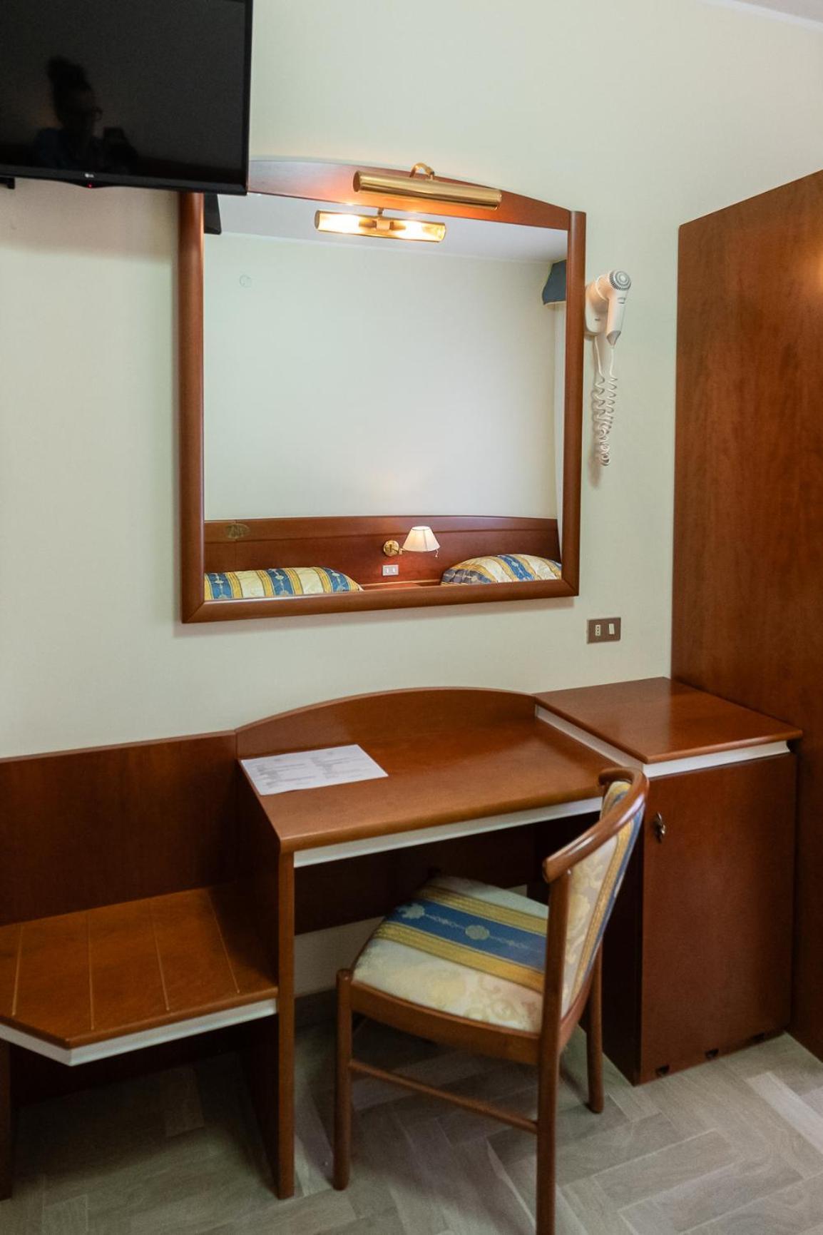 Easy Hotel Meryon Sottomarina Camera foto