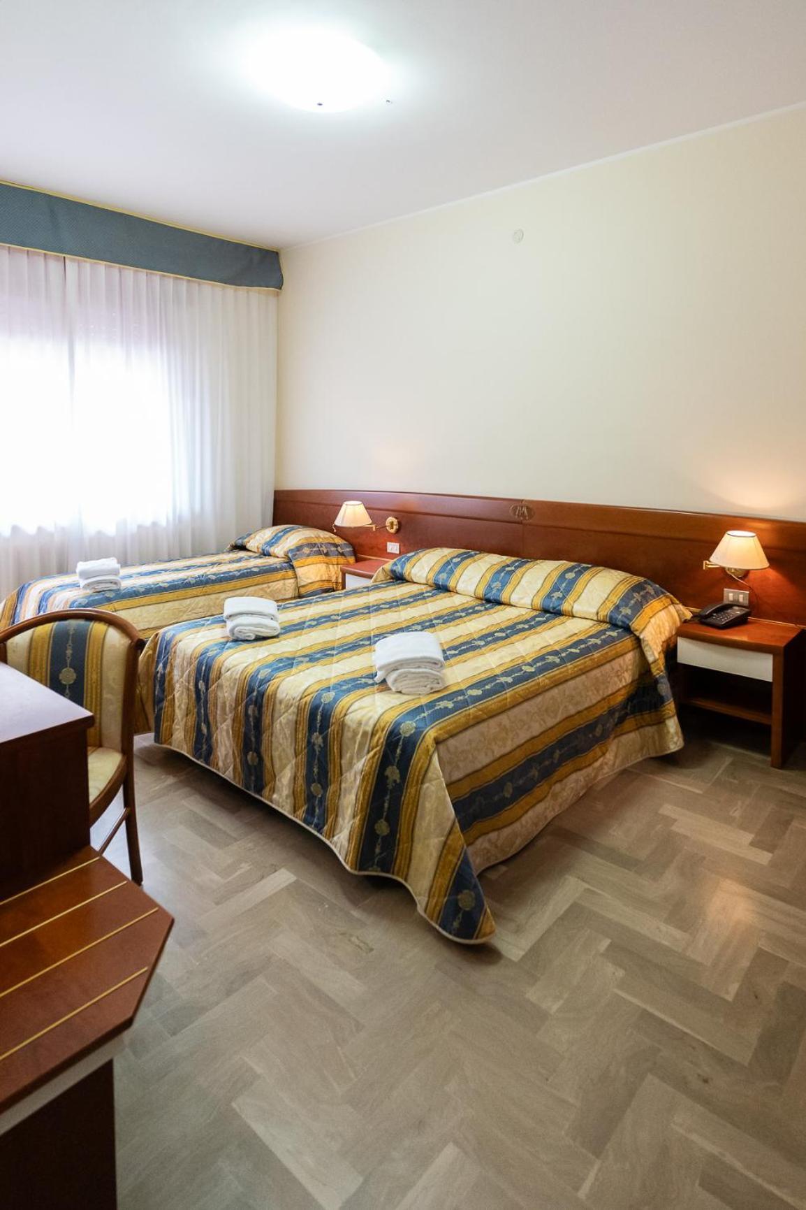 Easy Hotel Meryon Sottomarina Esterno foto
