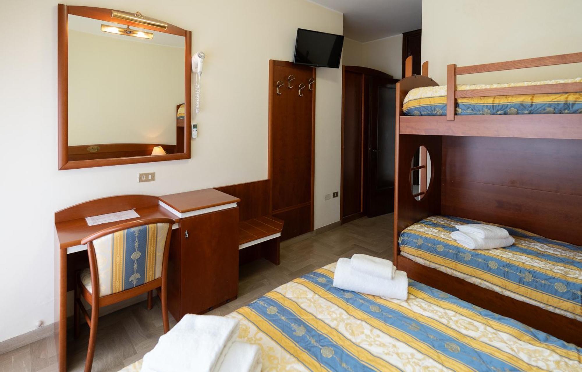 Easy Hotel Meryon Sottomarina Camera foto