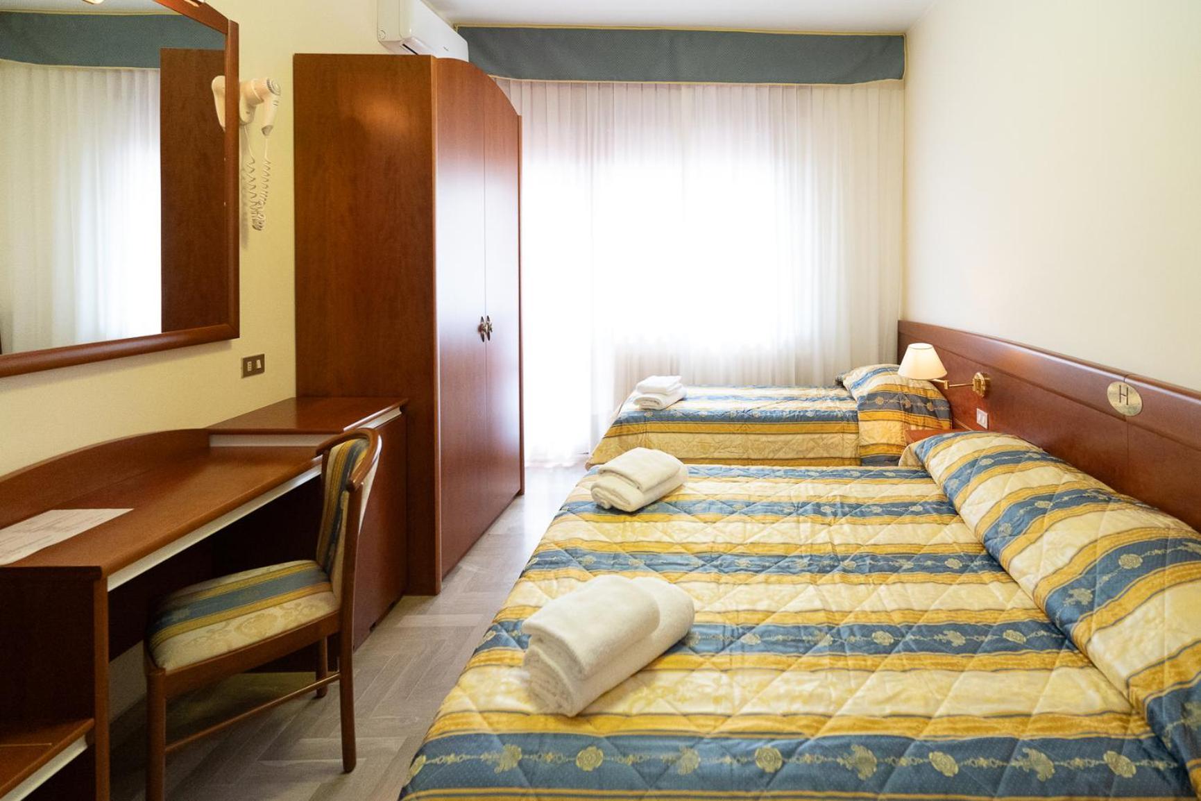 Easy Hotel Meryon Sottomarina Camera foto