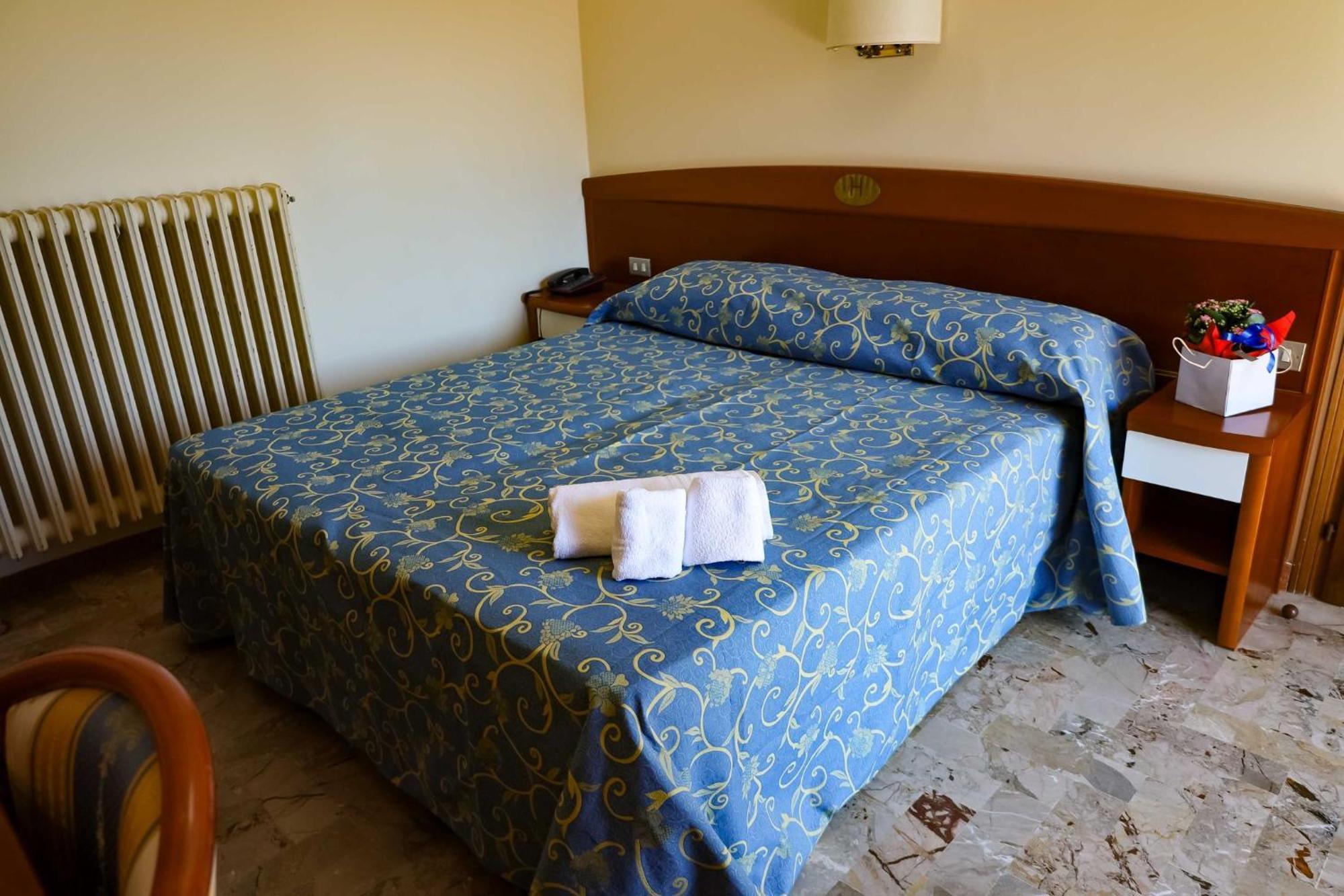 Easy Hotel Meryon Sottomarina Esterno foto