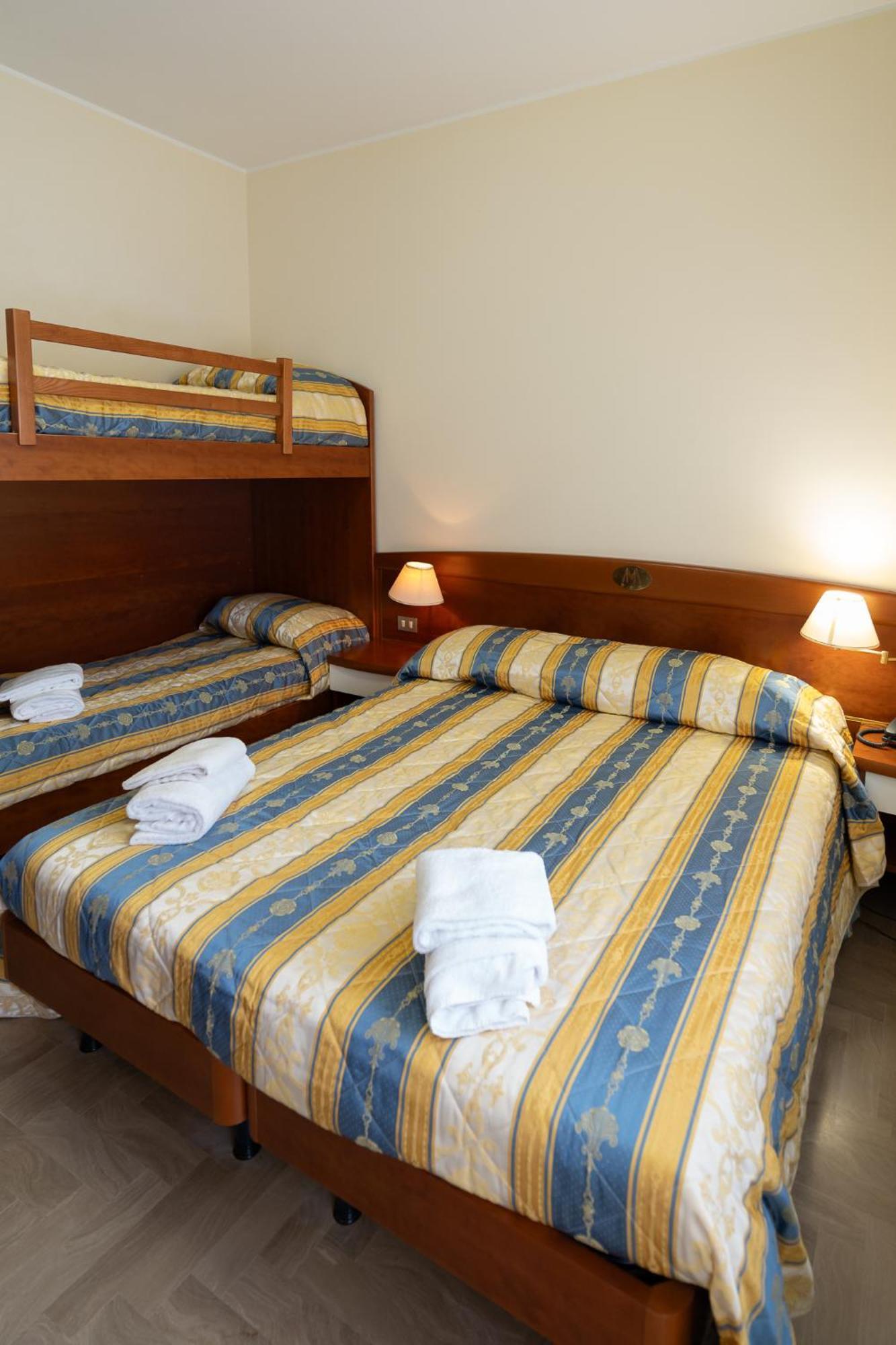 Easy Hotel Meryon Sottomarina Esterno foto