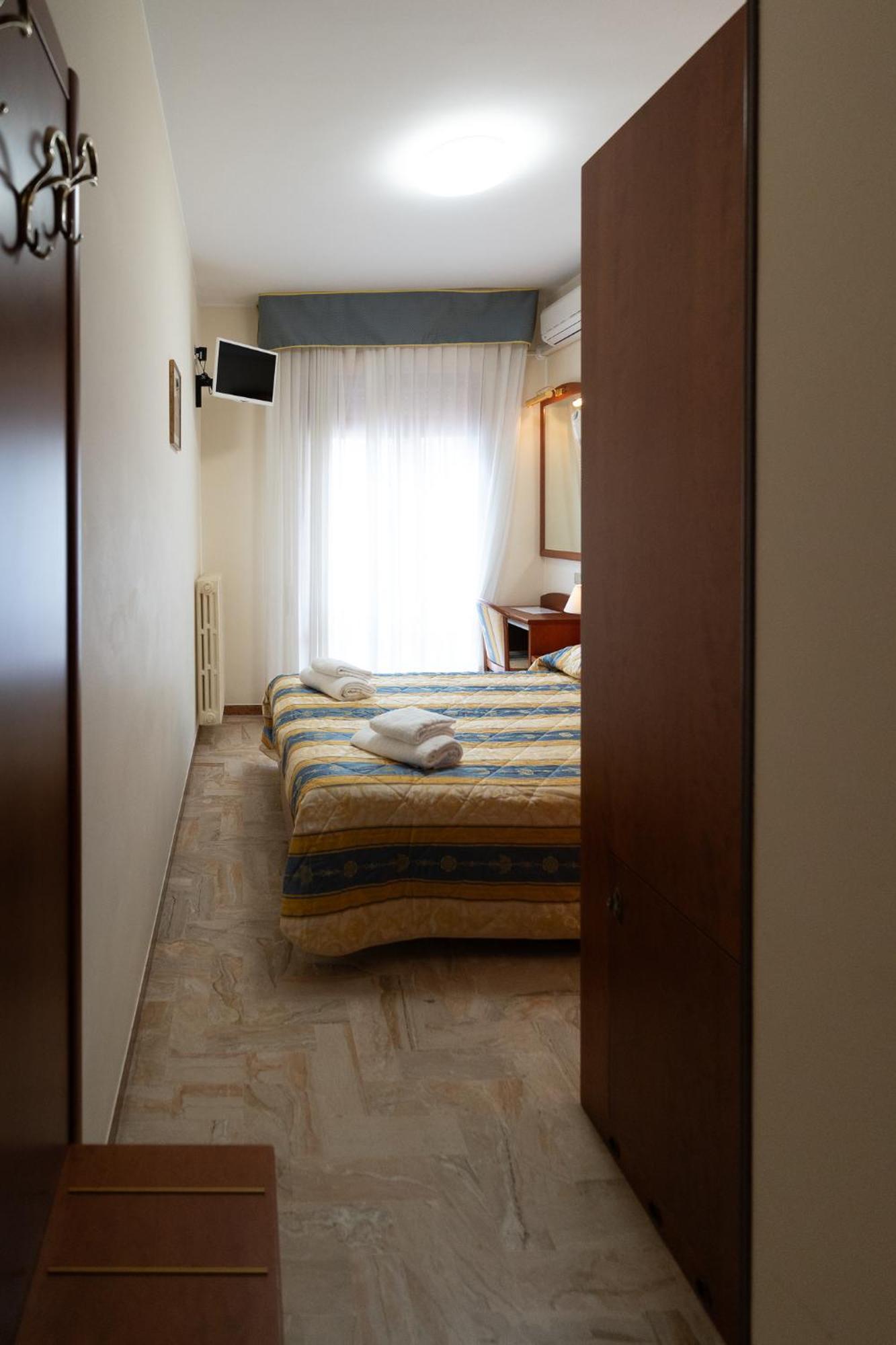 Easy Hotel Meryon Sottomarina Camera foto