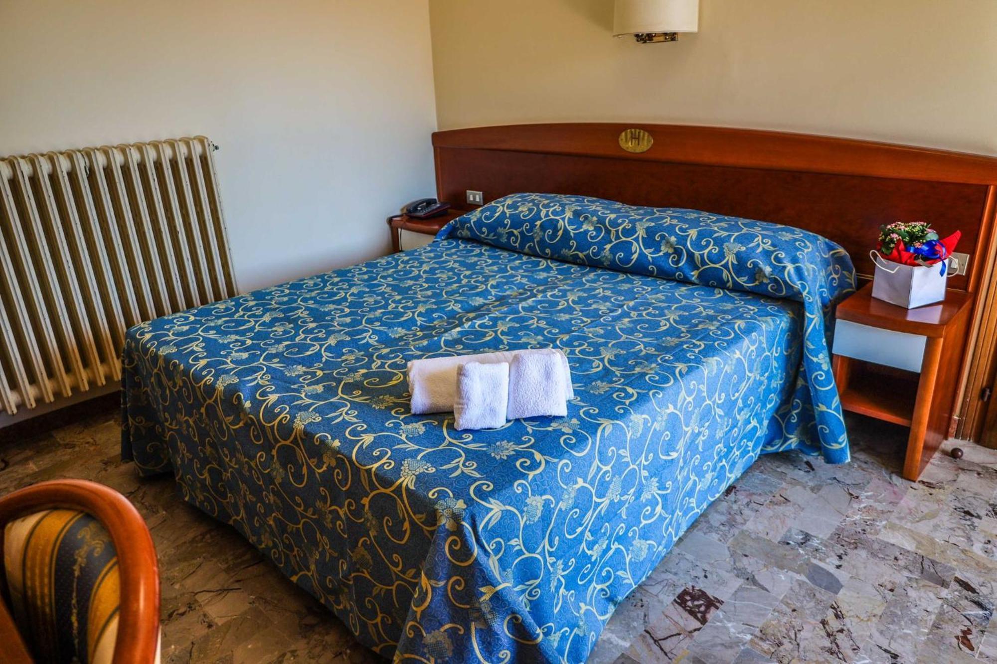 Easy Hotel Meryon Sottomarina Esterno foto
